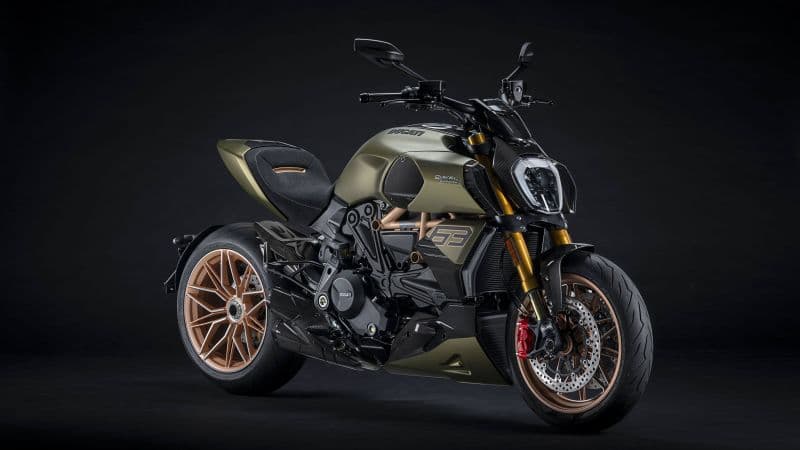 Ducati Diavel 1260 Lamborghini Dark background Wallpaper
