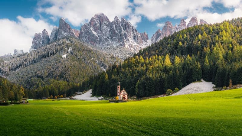 Church Of St Johann Villnoss Wallpaper