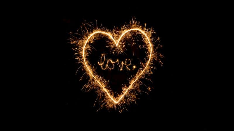 Love heart Sparkles Wallpaper