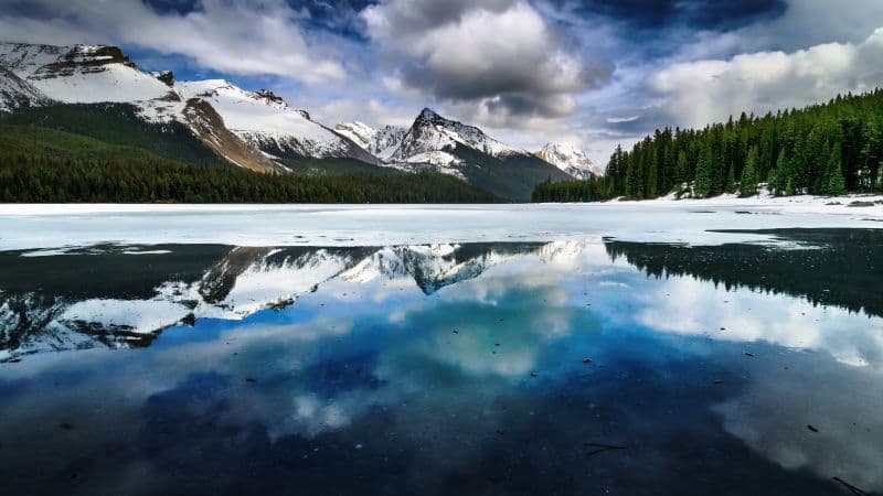 Maligne Lake Canada Wallpaper