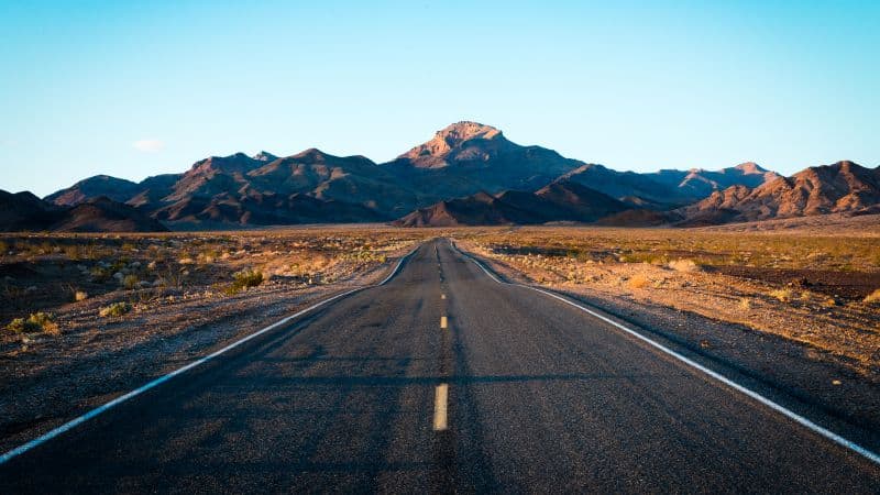 Endless Road Mountain range Wallpaper