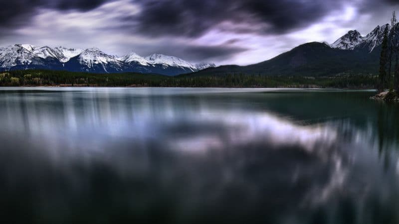Pyramid Lake Canada Wallpaper