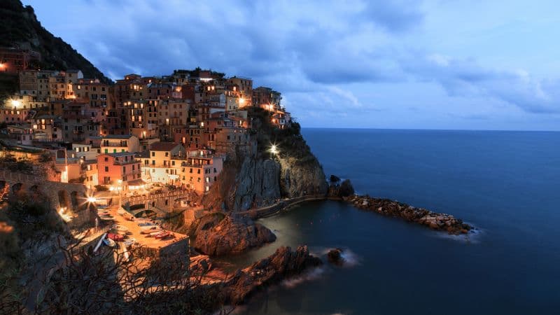 Manarola Seaside village Wallpaper