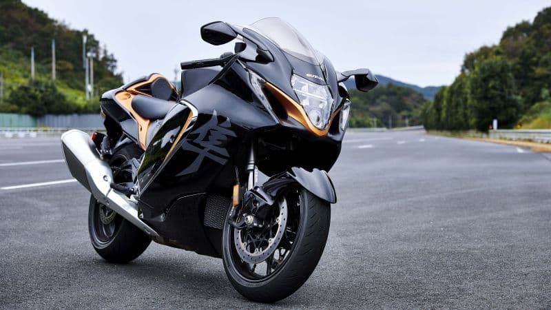 Suzuki Hayabusa 2022 8K Wallpaper