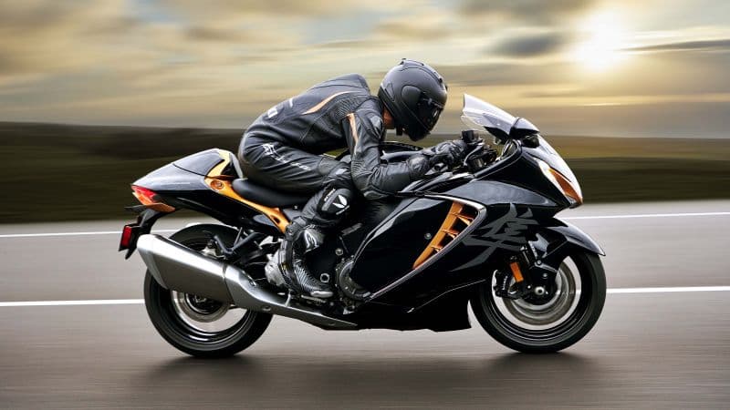 Suzuki Hayabusa Racing on Tarmac Wallpaper