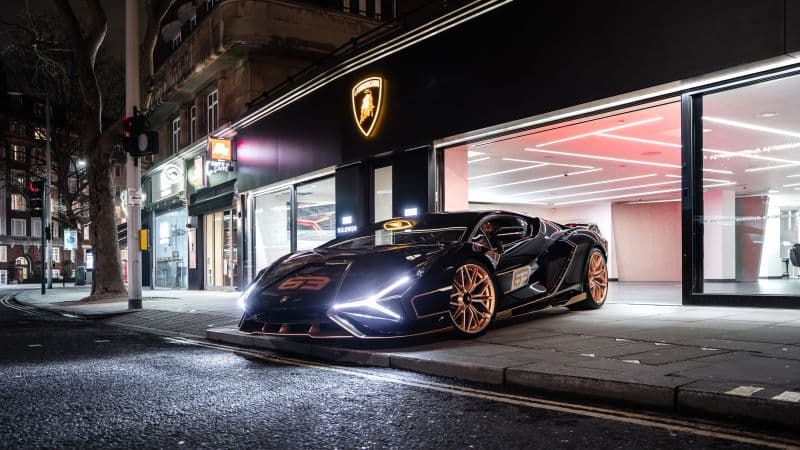 Lamborghini Sián FKP 37 8K Wallpaper