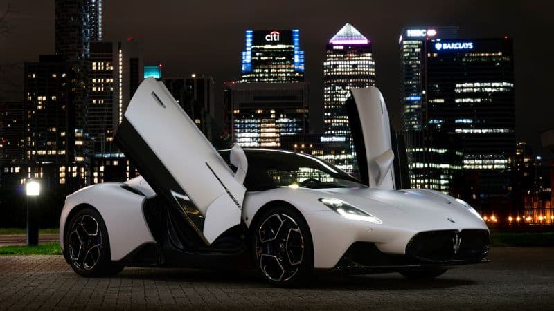 Maserati MC20 Coupé 8K Wallpaper