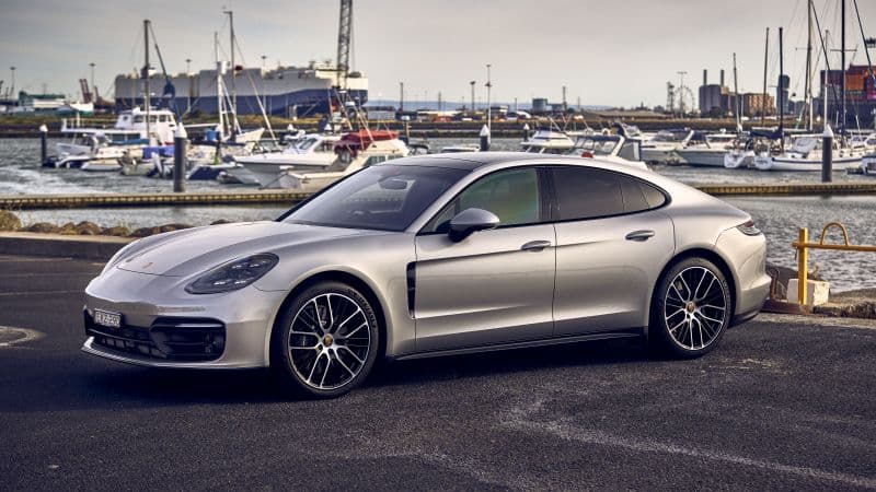 Porsche Panamera 2021 Wallpaper