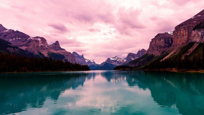 Maligne Lake Aesthetic Wallpaper