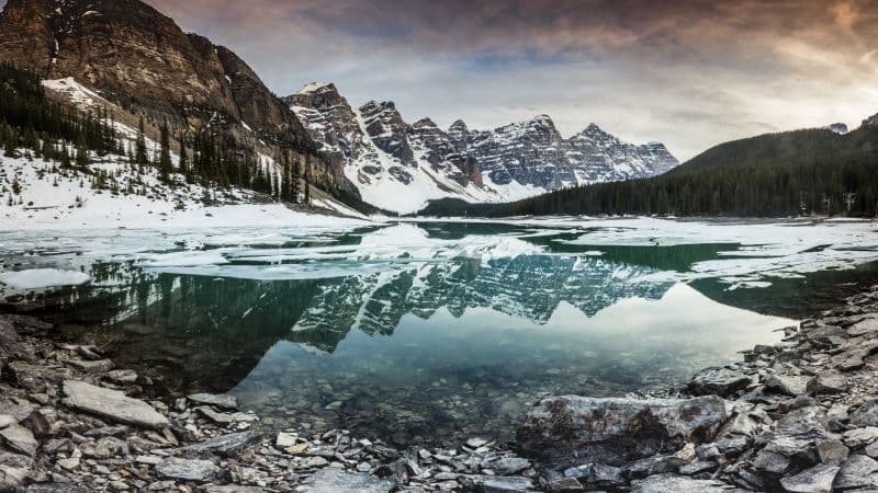 Mountain lake 8K Wallpaper