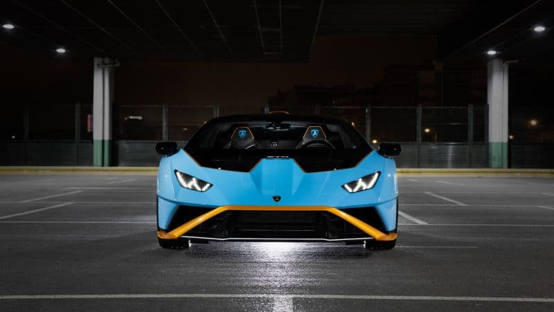 Lamborghini Huracán STO 8K Wallpaper