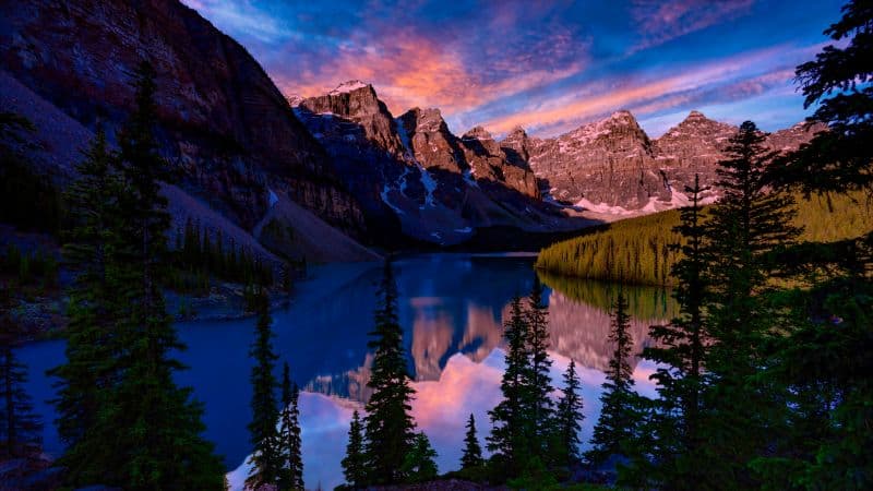 Moraine Lake Aesthetic Wallpaper