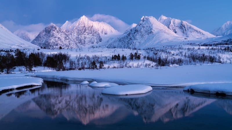 Winter Mountains Landscape Wallpaper