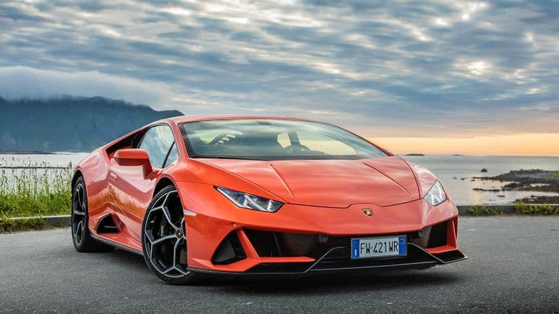 Lamborghini Huracan EVO Sports car Wallpaper