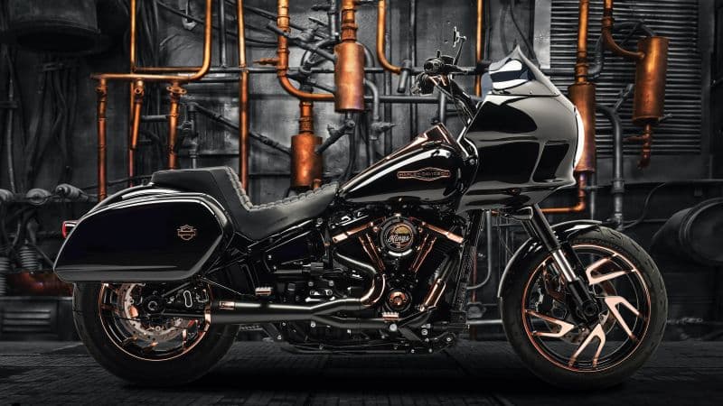 Harley-Davidson Sport Glide Battle of the Kings Wallpaper