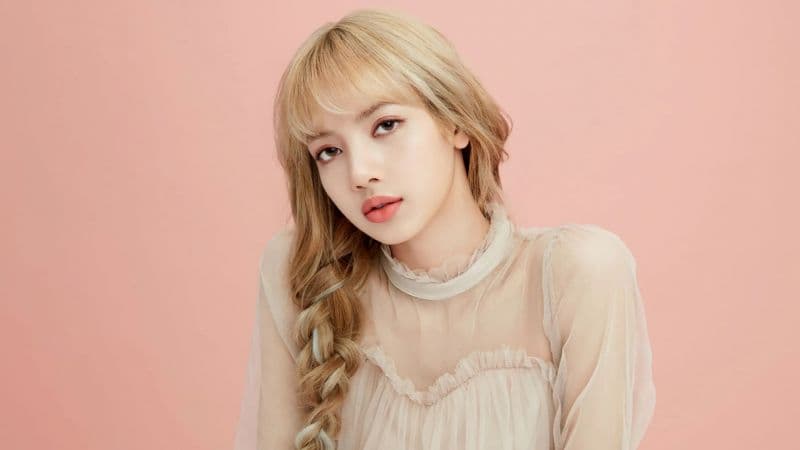 Lisa Aesthetic Wallpaper