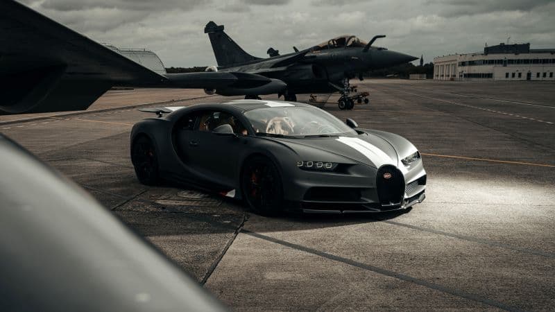 Bugatti Chiron Sport Les Légendes du Ciel 8K Wallpaper