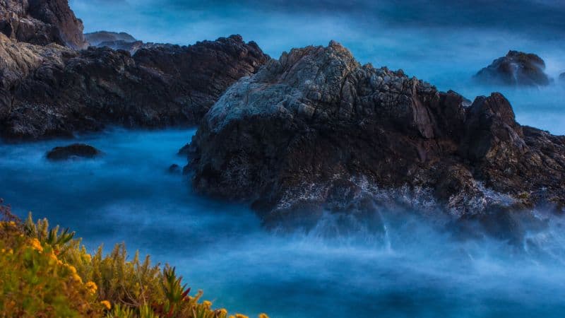 Rocky coast Water waves Wallpaper