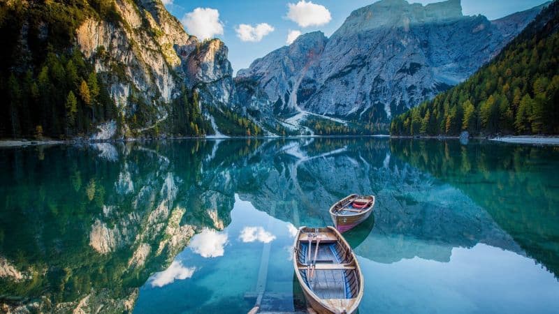 Wooden boat Mirror Lake Wallpaper