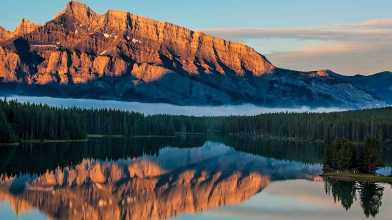 Lake Minnewanka Sunrise Wallpaper