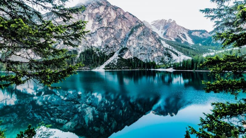 Mountain lake Reflection Wallpaper