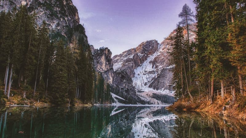 Lakeside Mountain View Wallpaper