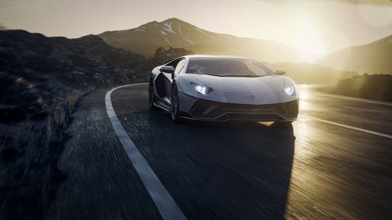 Lamborghini Aventador LP 780-4 Ultimae Highway Wallpaper