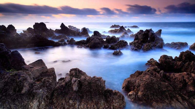 Rocky shore Seascape Wallpaper