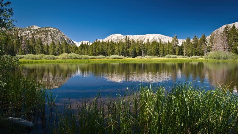 Lake Scenery Wallpaper