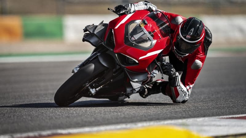 Diablo Supercorsa SP Ducati Superleggera V4 Wallpaper