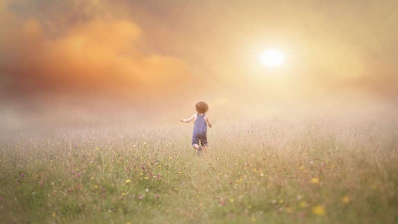 Cute boy Child Wallpaper