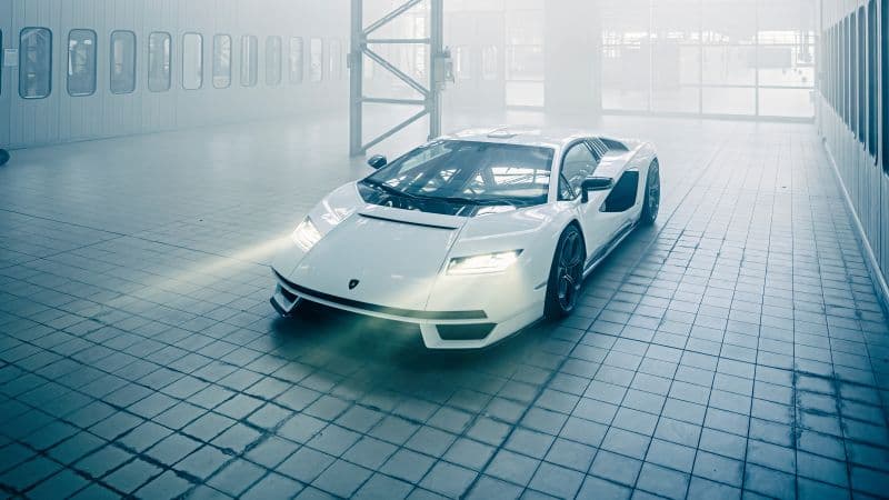 Lamborghini Countach LPI 800-4 White Wallpaper