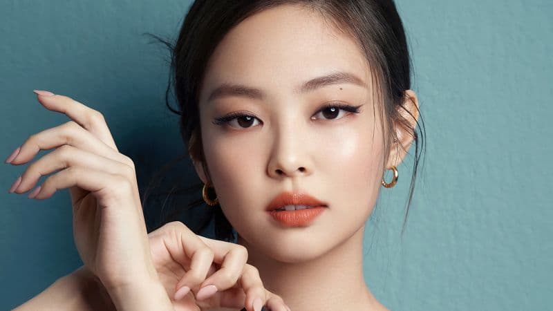 Jennie Portrait Wallpaper