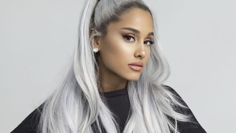 Ariana Grande Portrait Wallpaper