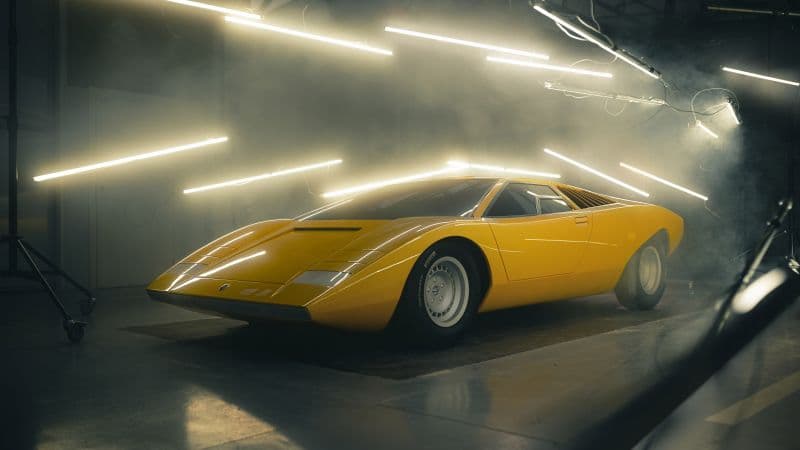 Lamborghini Countach LP500 8K Wallpaper