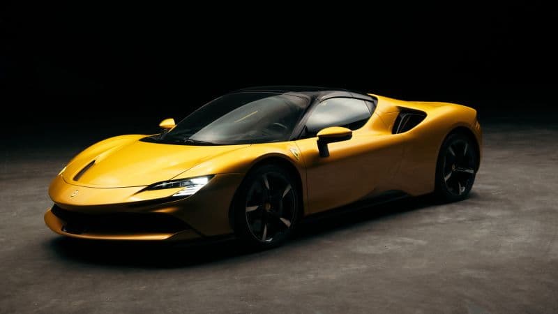 Ferrari SF90 Spider Plug-In Hybrid Wallpaper