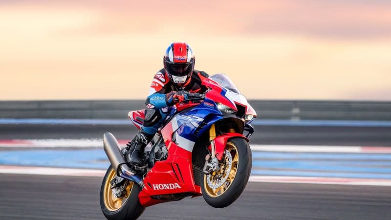 Honda CBR1000RR-R Fireblade SP Racing bikes Wallpaper
