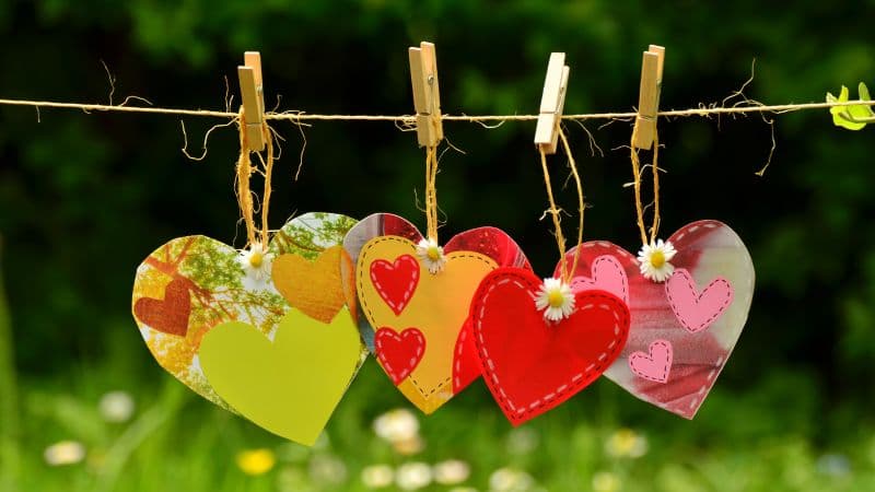 Hanging Hearts Clothespin Wallpaper