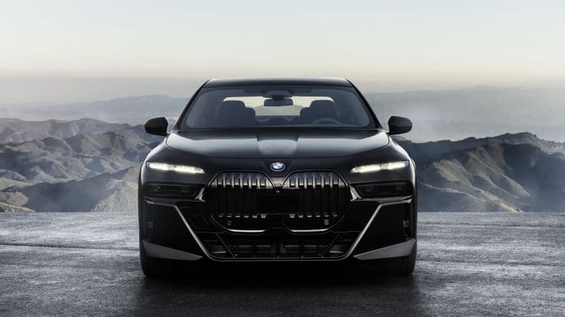 BMW 760i xDrive M Sport 2022 Wallpaper