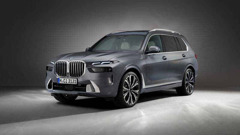 BMW X7 xDrive40i Luxury SUV Wallpaper