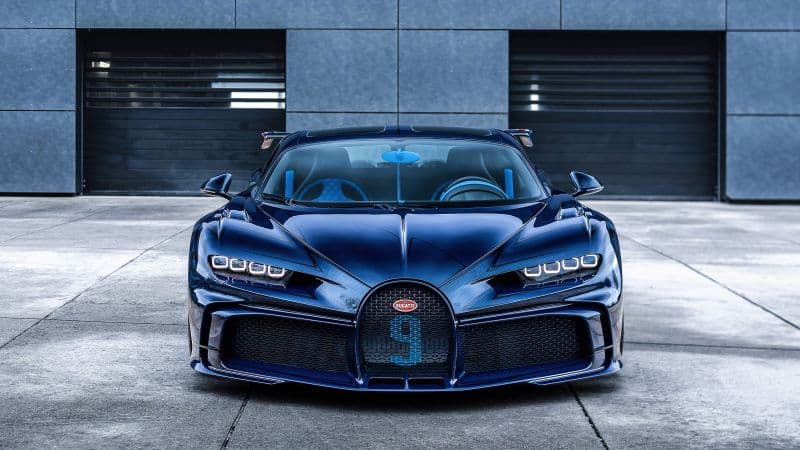 Bugatti Chiron Pur Sport Vague de Lumiè Wallpaper