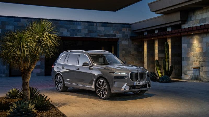 BMW X7 xDrive40i 5K Wallpaper