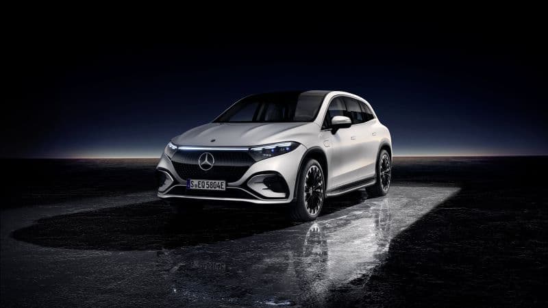 Mercedes-Benz EQS 450+ SUV AMG Line 2022 Wallpaper