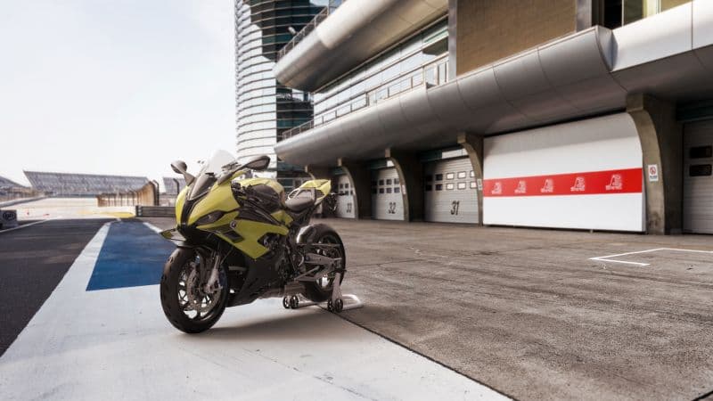 BMW M 1000 RR 2022 Wallpaper