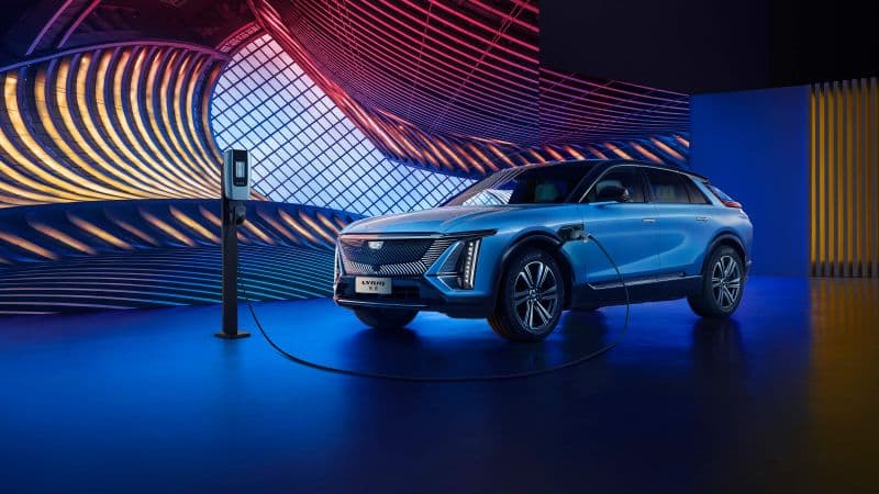 Cadillac Lyriq Luxury EV Wallpaper
