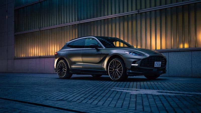 Aston Martin DBX707 2022 Wallpaper
