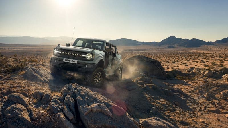 Ford Bronco 4-door Outer Banks Off-Road SUV Wallpaper