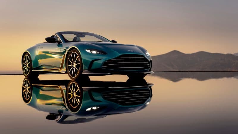 Aston Martin V12 Vantage Roadster Supercars Wallpaper