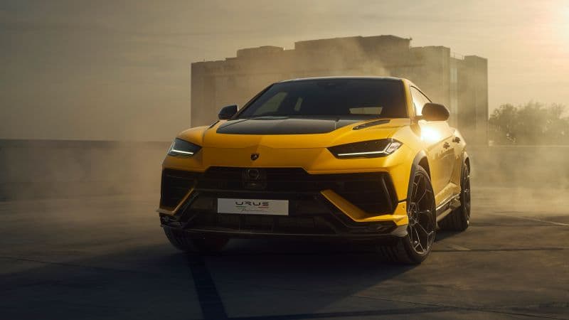 Lamborghini Urus Performante 8K Wallpaper