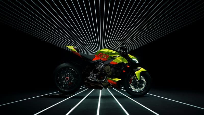 Ducati Streetfighter V4 Lamborghini 8K Wallpaper